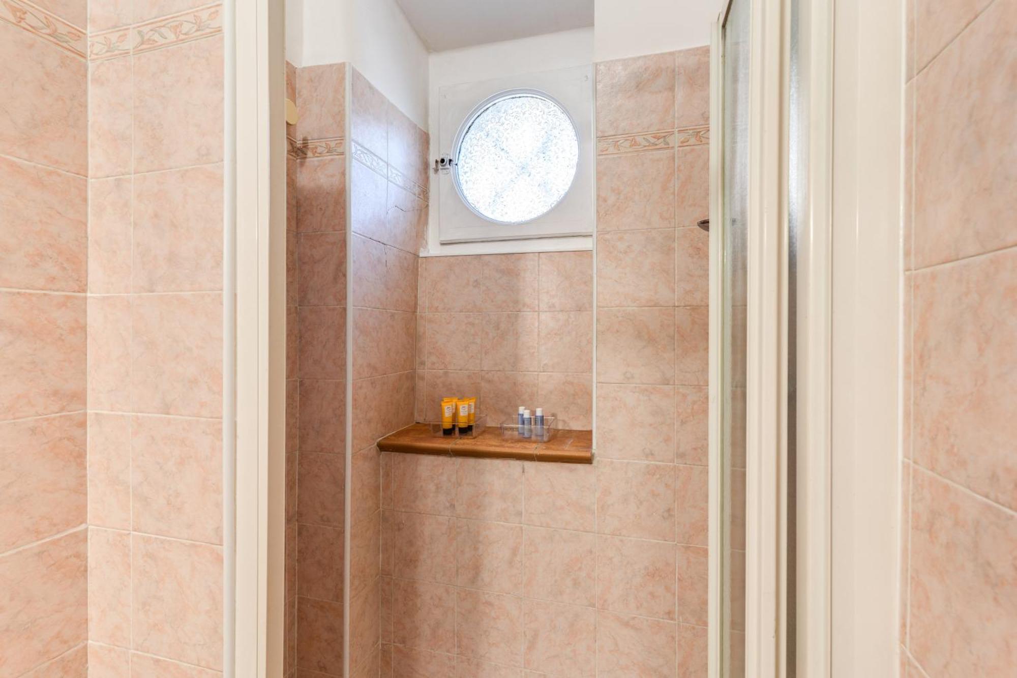 רומא Lovely Flat In Testaccio מראה חיצוני תמונה